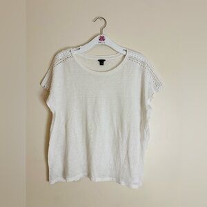 Ann Taylor 100% Linen White  Lace Crochet Accent Tee size medium